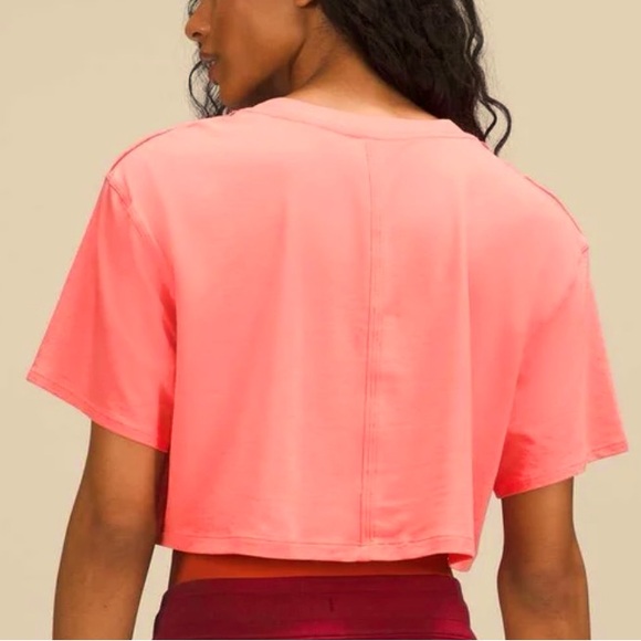 LULULEMON ALL YOURS CROP TEE RASBERRY CREAM COLOR SIZE 8 NWT - Picture 2 of 4